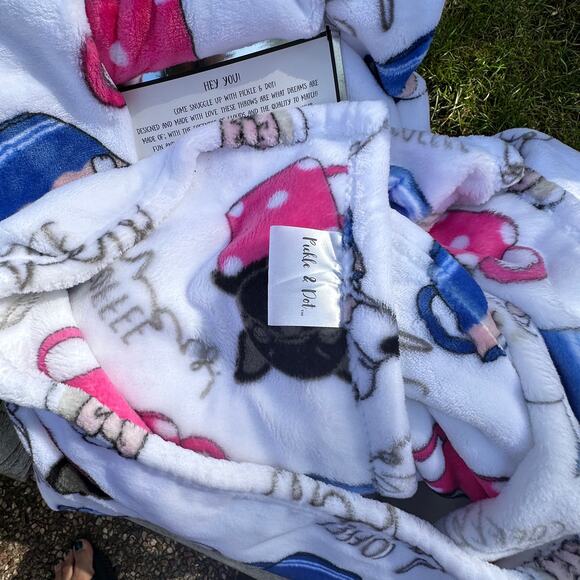 Pickle and Dot Frenchie Dog Coffee Lovers Mugs White Throw Blanket 60" x 70" NEW - Picture 9 of 10